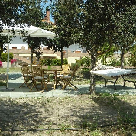 Tra Mare E Monti Apartamento Santa Giusta Exterior foto