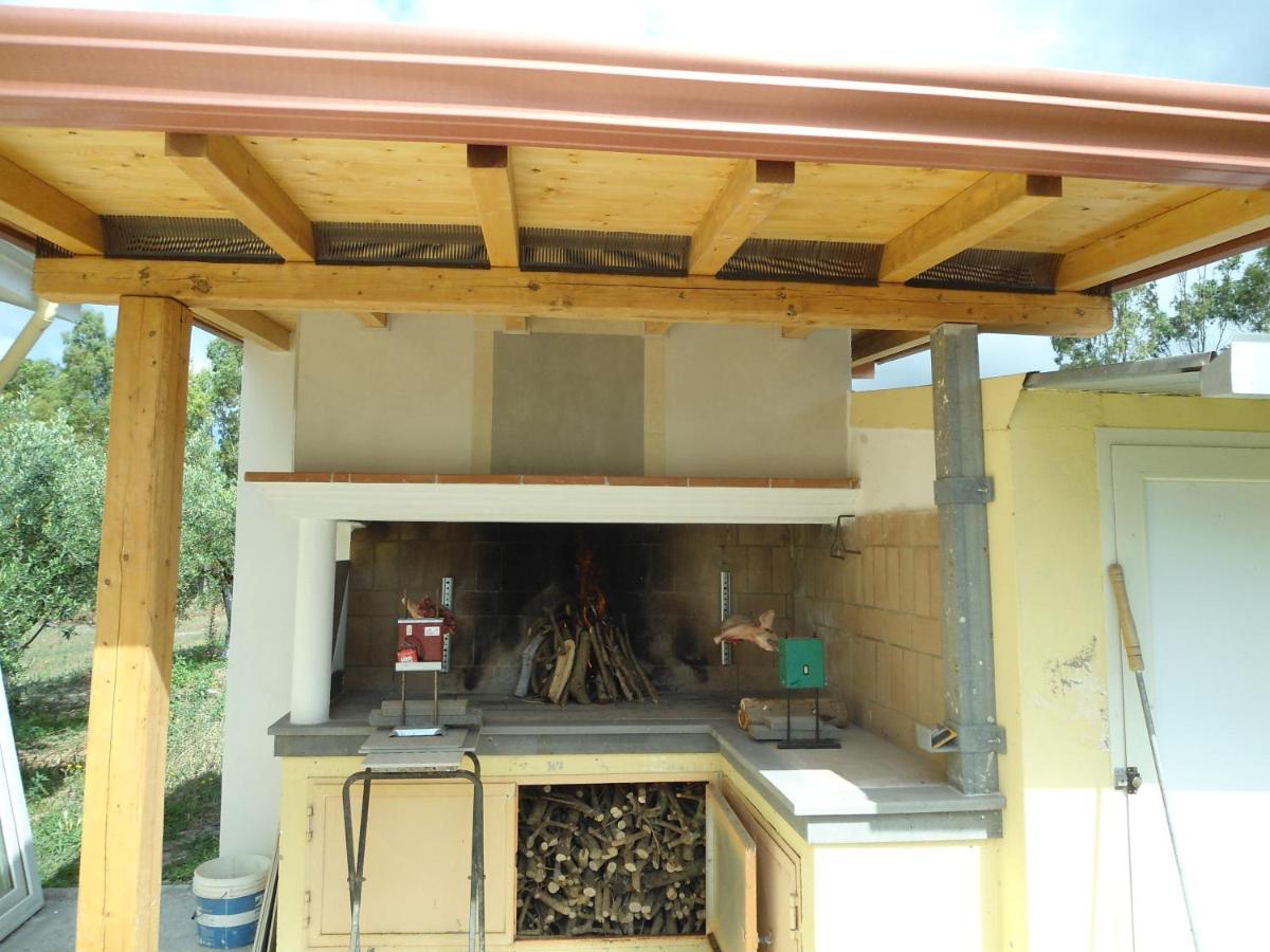 Tra Mare E Monti Apartamento Santa Giusta Exterior foto