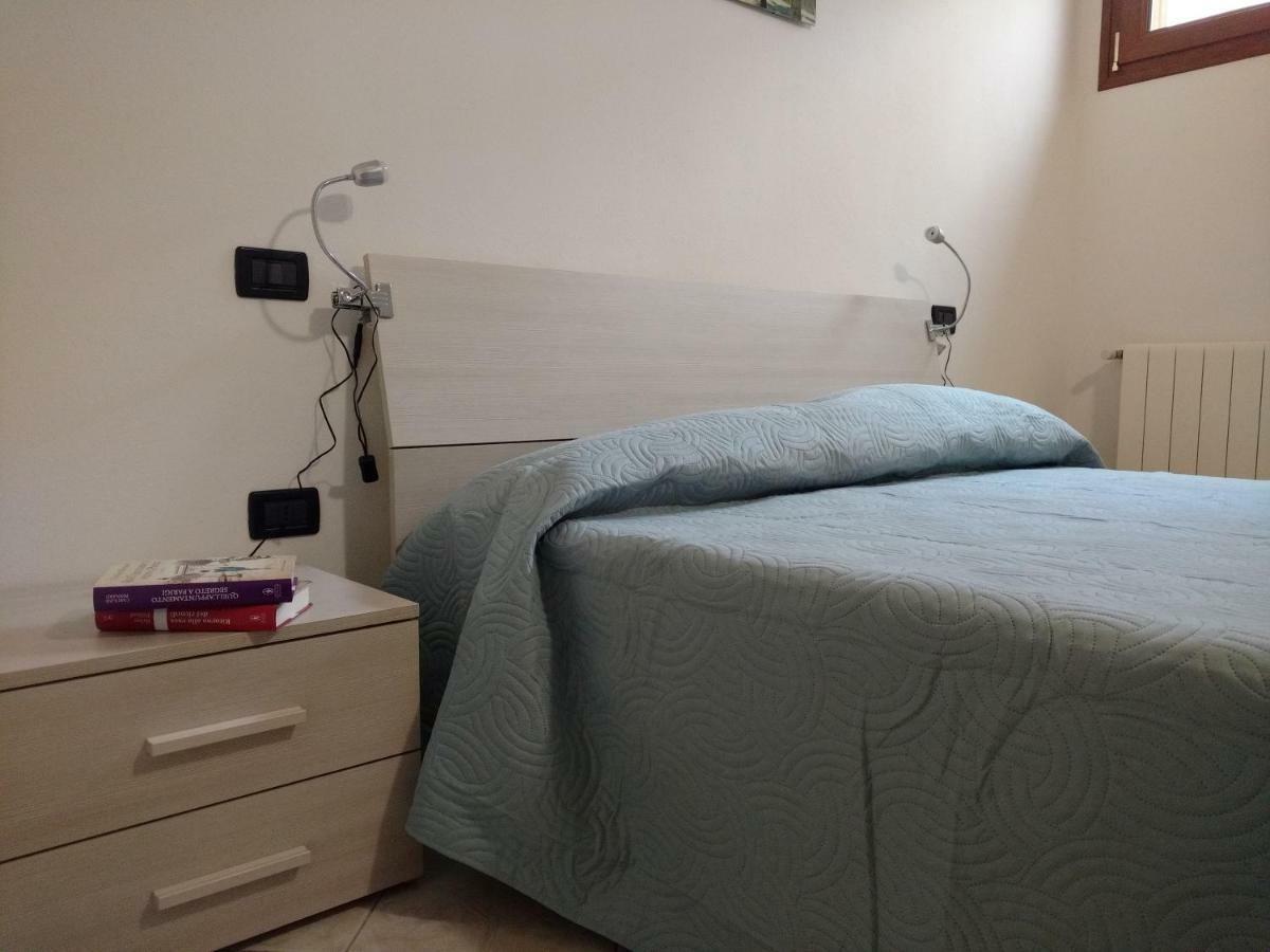 Tra Mare E Monti Apartamento Santa Giusta Exterior foto