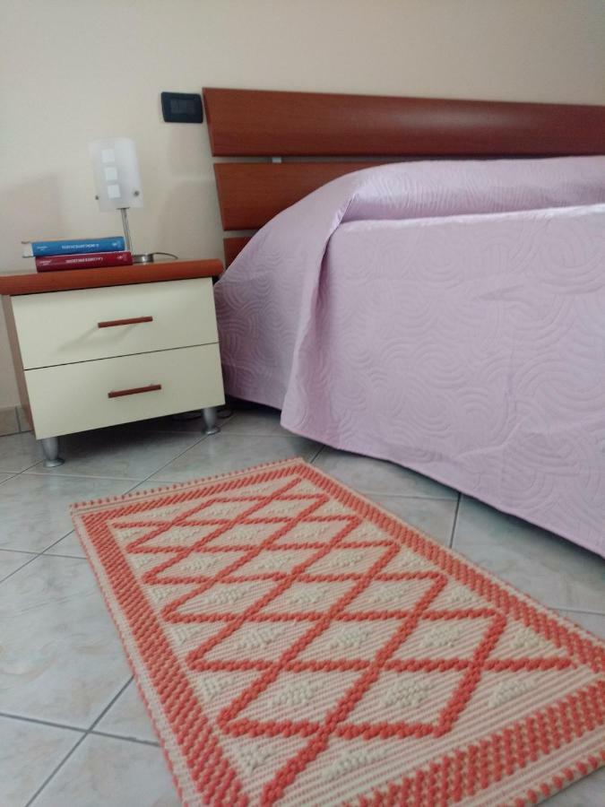 Tra Mare E Monti Apartamento Santa Giusta Exterior foto