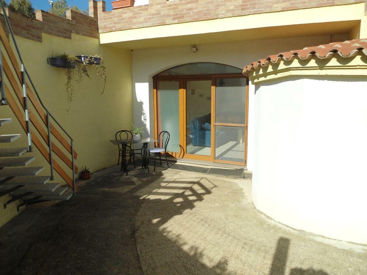 Tra Mare E Monti Apartamento Santa Giusta Exterior foto