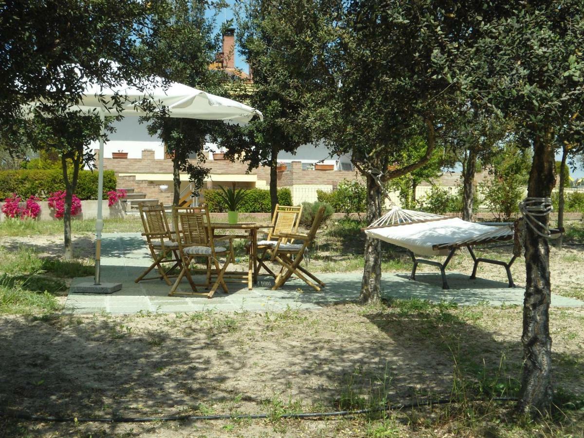Tra Mare E Monti Apartamento Santa Giusta Exterior foto
