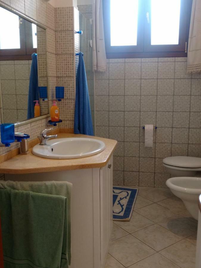 Tra Mare E Monti Apartamento Santa Giusta Exterior foto