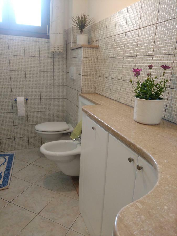 Tra Mare E Monti Apartamento Santa Giusta Exterior foto